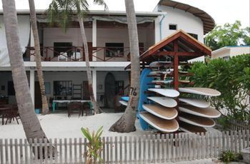Cokes Surf Camp 호텔 툴루스드후 외부 사진